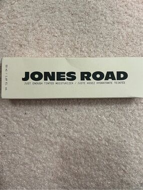 Jones Road Just Enough Tinted Moisturizer 50ml - Light